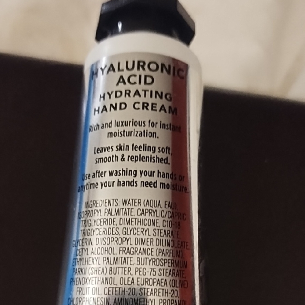Hyaluronic Acid Hydrating Hand Cream - Silver and Blue - Picture 2 of 4